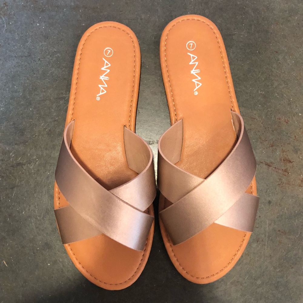 LAST PAIR! Comfy 🌹gold vegan leather sandals